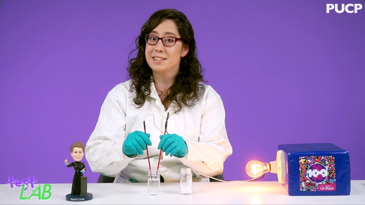 una solucion de hcl en agua conduce la corriente electrica