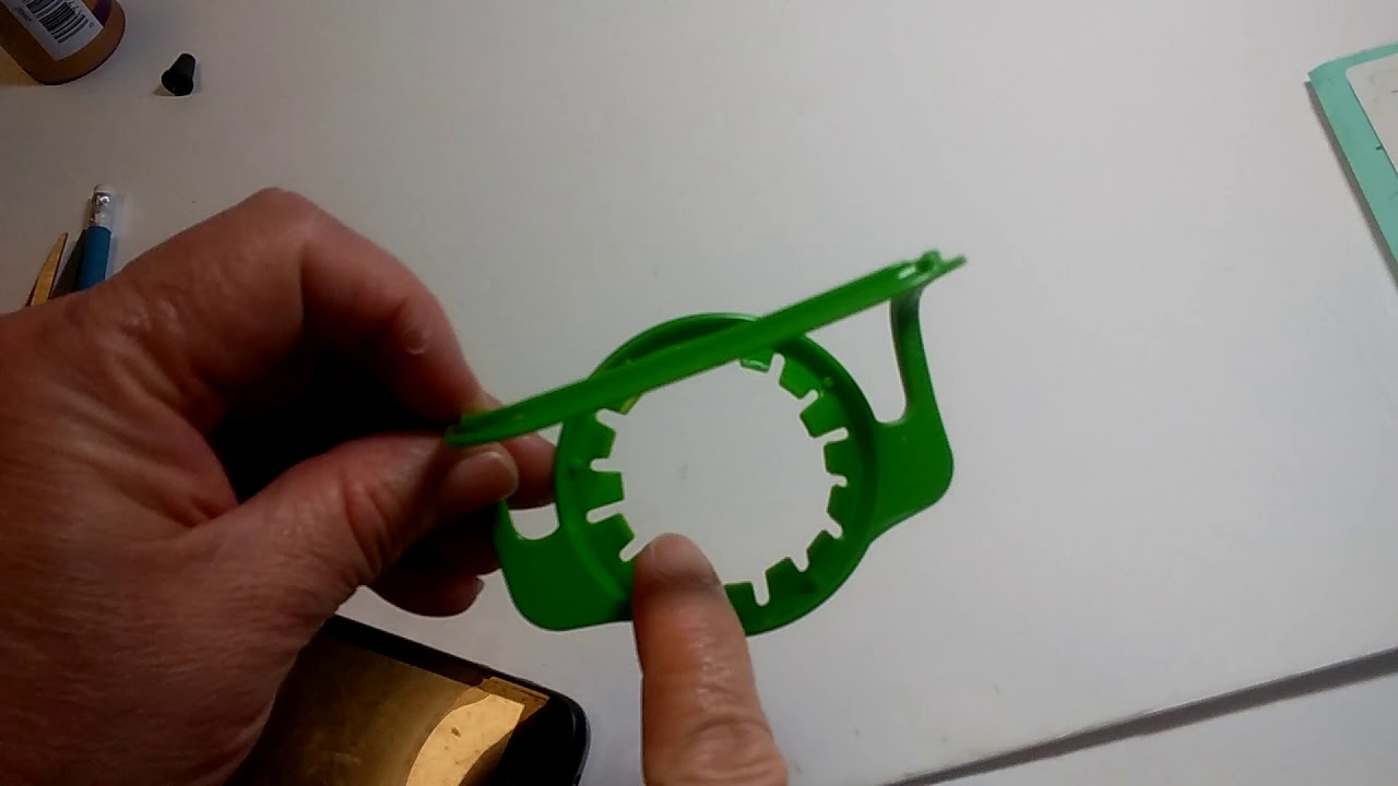 porta celular con material reciclado