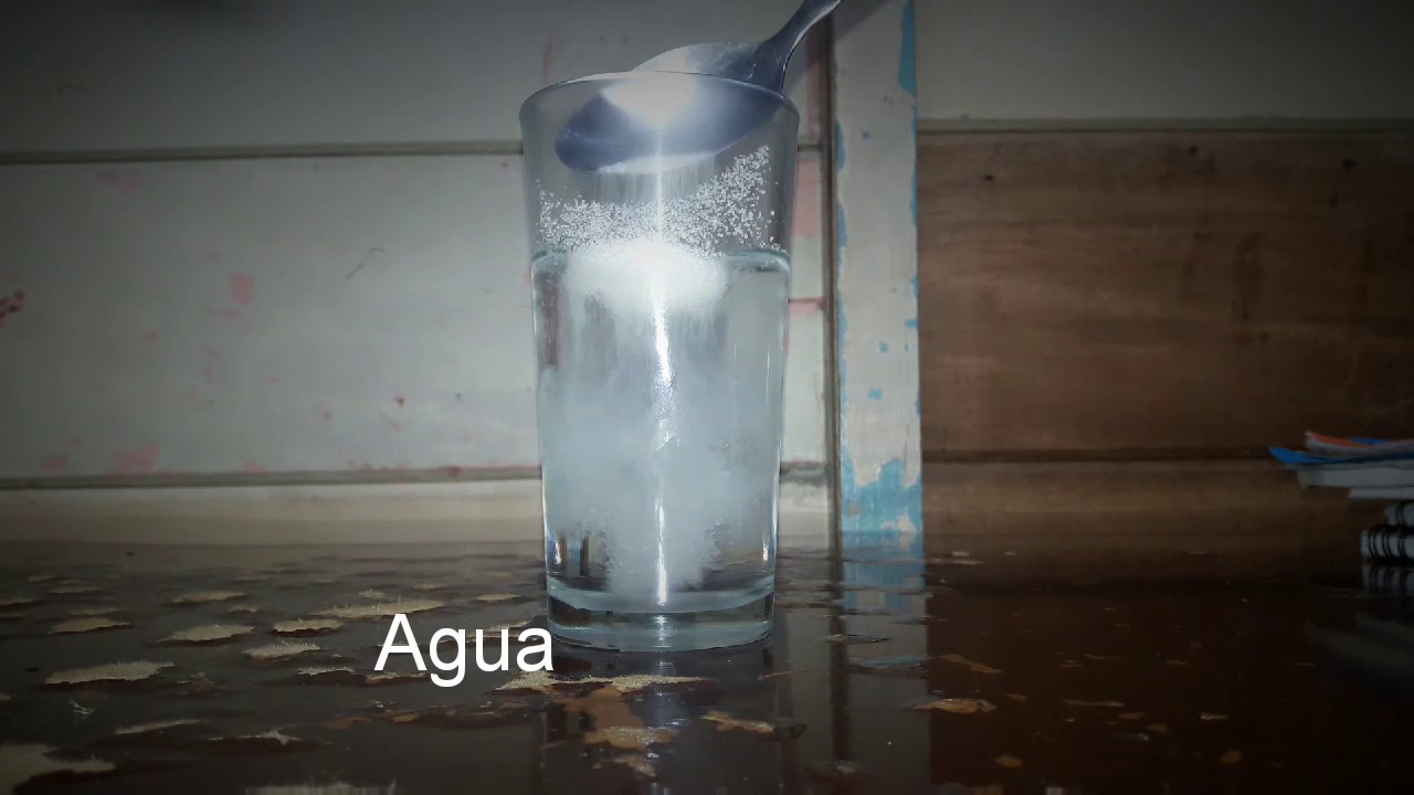 al mezclar agua con azúcar se forma